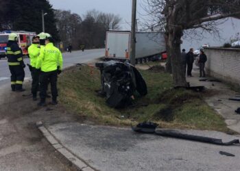 Foto po dopravnej nehode v Radošovciach      /         zdroj: Juraj Ferenčík FB dopravný servis SE a SI a okolie