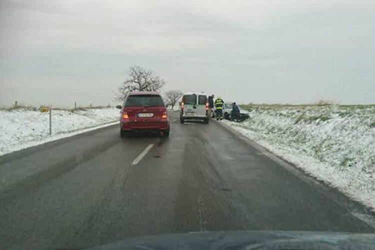 Dopravná nehoda za Holíčom 19.11.2018  /   foto: Pavol Bederka Dopravný servis SE, SI a okolie FB