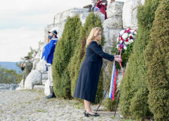 Prezidentka Zuzana Čaputová - Mohyla M.R. Štefánika na Bradle zdroj: NaZahori.sk