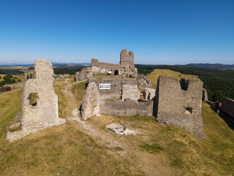 Hrad Branč, Podbranč Autor: Vlado Miček