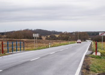 Nová vozovka medzi Lakšárskou Novou Vsou a Borským Mikulášom zdroj: TTSK