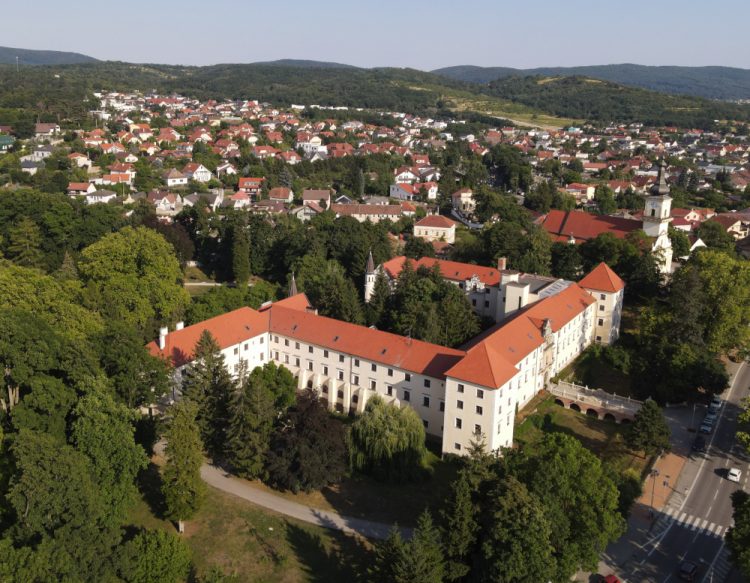 Stupavský kaštieľ a park v Stupave. zdroj foto NaZahori.sk