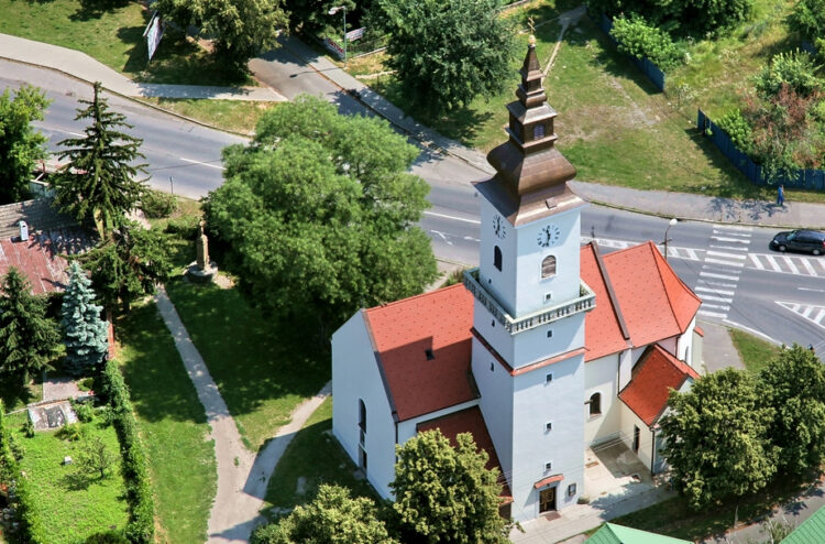 Kostol Najsvätejšej Trojice, Malacky: Zdroj: malacky.fara.sk