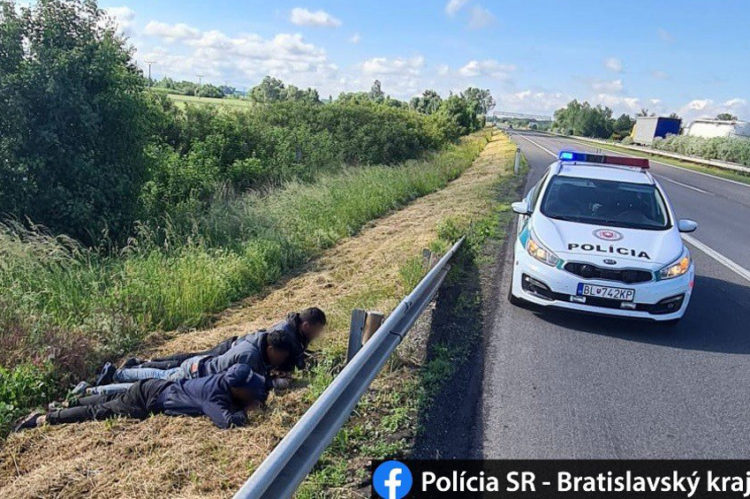 autentické foto: zdroj Polícia Bratislavský kraj FB