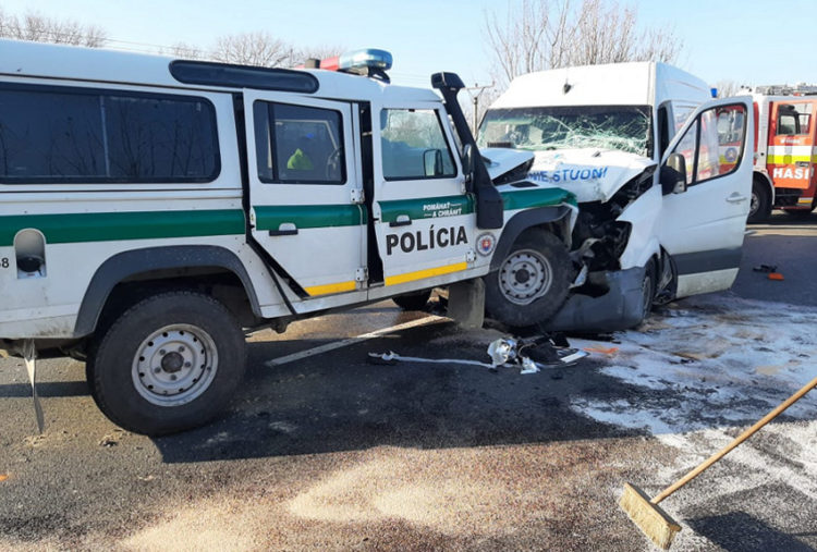 Aktuálne foto z nehody zdroj: Polícia KR PZ v TT