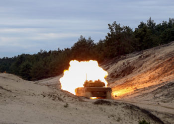 Vo Vojenskom technickom a skúšobnom ústave Záhorie aktuálne prebiehajú skúšky prvého dodaného tanku Leopard 2A4. Zdroj: MO SR