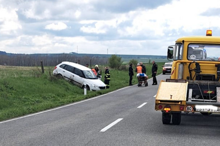 Nehoda na ceste Petrova Ves - Holíč zdroj: Dopravný servis SE, SI a okolie FB skupina