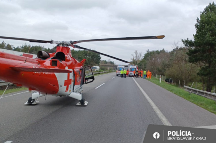 Zásah vrtuľníkovej záchranky na D2 ilustračné foto zdroj: KR PZ v BA