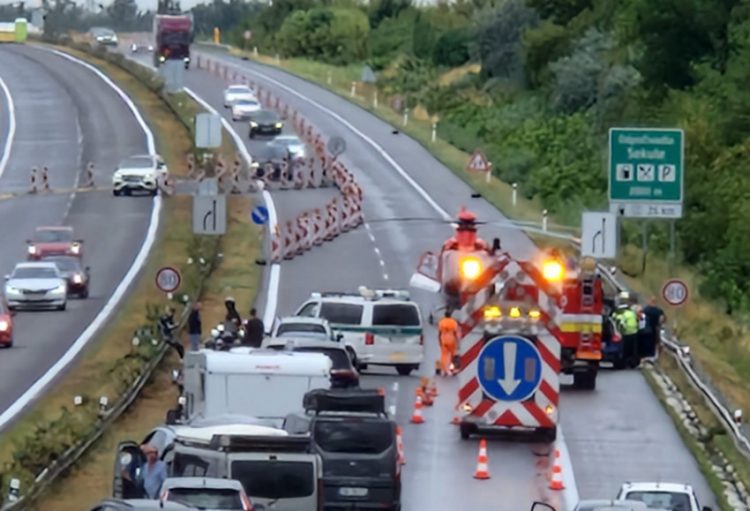 Aktuálna nehoda na diaľnici D2 zdroj foto: FB Dopravny servis SE,SI a okolie / Boris Benčurik