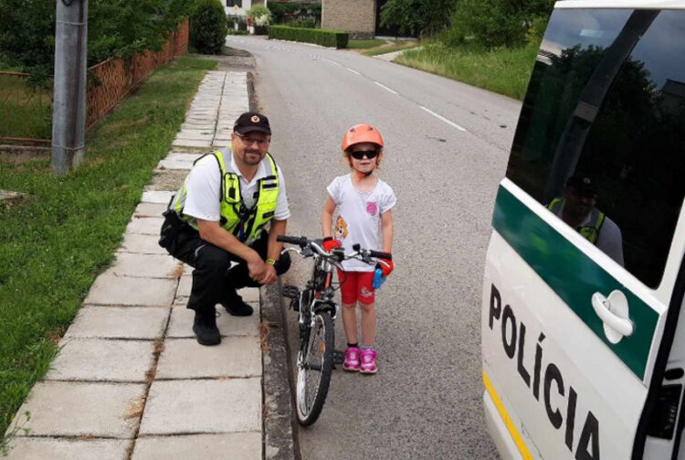 Malá cyklistka jazdí ako sa patrí. zdroj: KR PZ v TT