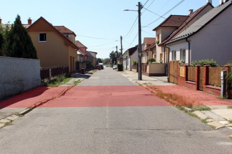 Oprava vozovky na Štúrovej v Malackách zdroj: foto: -nj- mesto Malacky