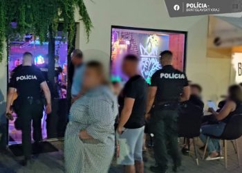 Na Záhorí kontrolovala polícia požívanie alkoholu mladistvými zdroj: KR PZ v BA