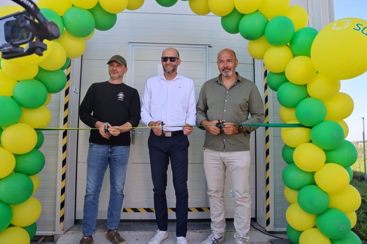 V strede generálny riaditeľ spoločnosti SANAGRO Tomáš Kohút zdroj foto: Vlado Miček NaZáhorí