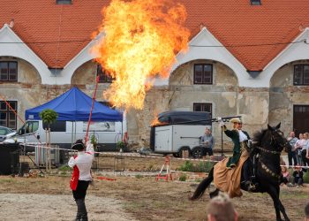 V Kopčanoch oficiálne ukončili turistickú sezónu podujatím Návrat Š.F. Lotrinského na panstvá Holíč a Hodonín. Autor: Vladimír Miček