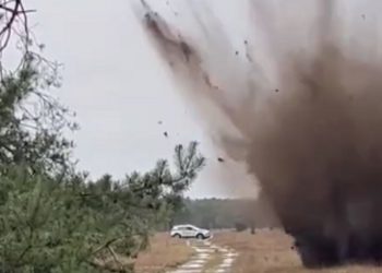 reprofoto video Polícia KR PZ v BA zneškodnenie pyrotechniky