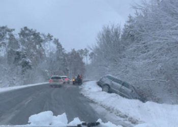 Nehoda na ceste Brodské - Gbely časť Adamov foto: Viktória R. Dopravný servis SE, SI a okolie