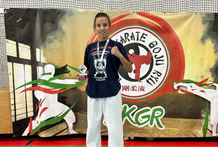 Doteraz najvýznamnejší športový úspech v histórii Karate klubu TJ Strojár Malacky sa podaril Simonke Polákovej. zdroj: Karate klub TJ Strojár Malacky