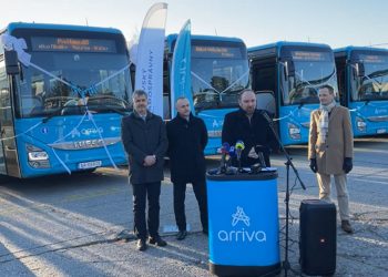 Tlačový brífing k odovzdaniu nových autobusov Arriva TTSK