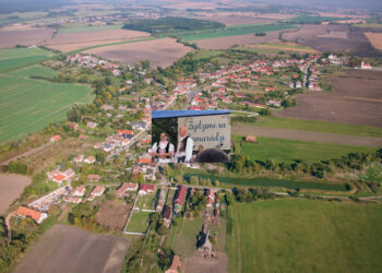 rprofoto archív obec Kuklov a Kuklov z hora foto. Vladimír Miček NaZáhorí