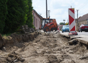 Senica Čáčov oprava chodníka zdroj: Mesto Senica