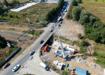 Vedľa pôvodného mosta sa buduje dočasné premostenie zdroj foto: TTSK