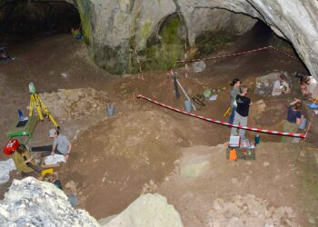 Výskumu jaskyne Deravá skala sa zúčastnili vedci z viacerých odborov. Zdroj: Archeologický ústav SAV/Adrián Nemergut