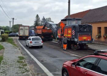 Začala oprava župnej cesty cez Čáčov zdroj: Mesto Senica