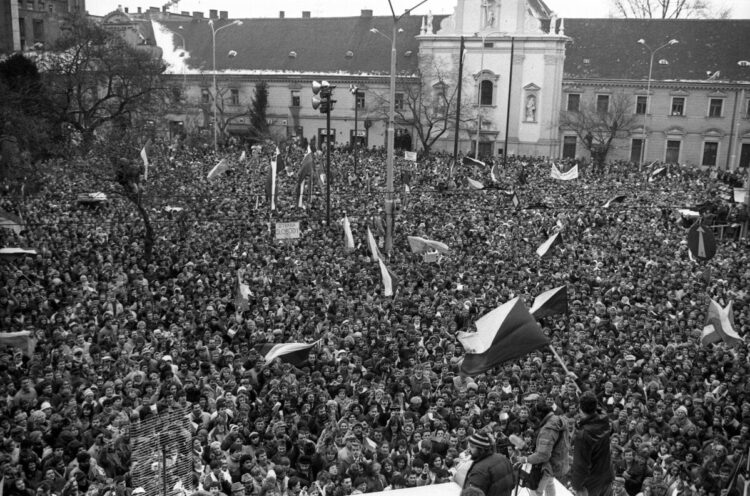 November 89 Nežná revolúcia